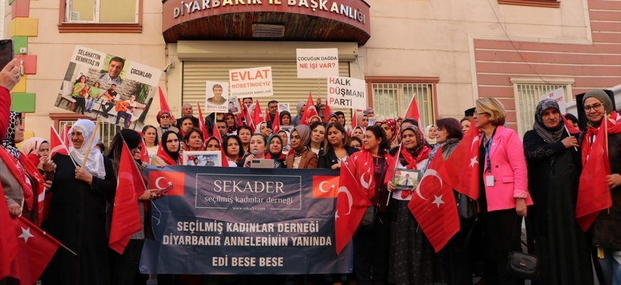 DİYARBAKIR - Kadın derneğinden Diyarbakır annelerine ziyaret